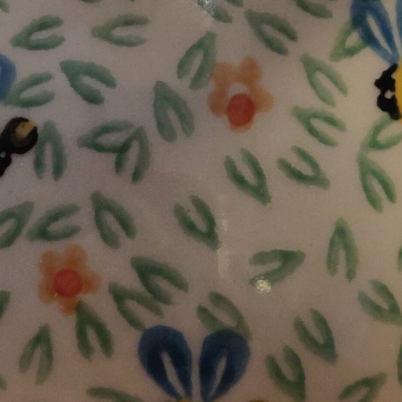 Polish Pottery Honey Bee 6" Jar with Lid - Picture 4 of 8